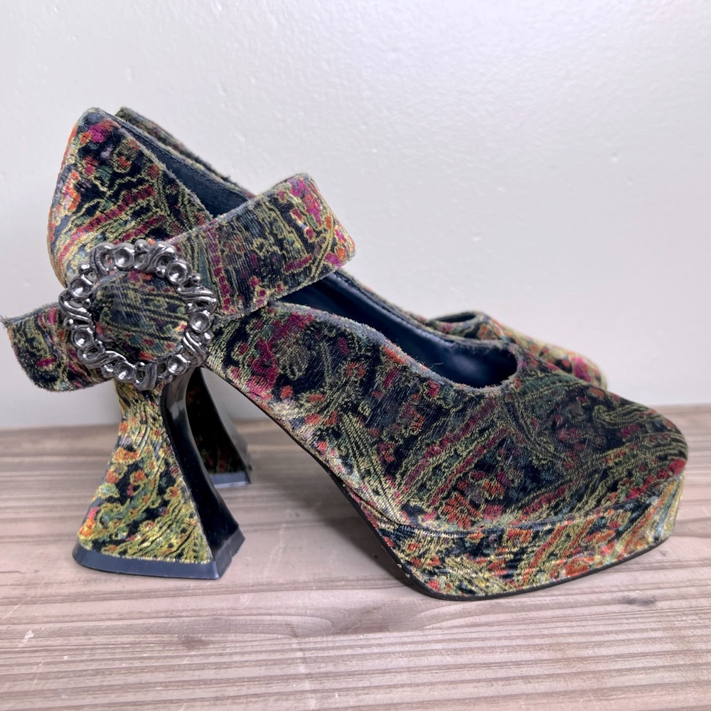90s Vintage Velvet Platform Paisley Heels Wild Pair 6.5 EUC Maryjane 70s Black